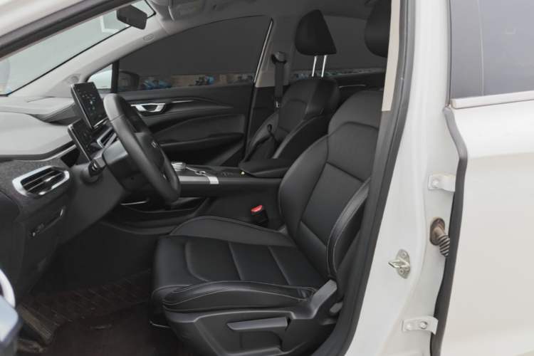 Used Geometry C 2022 Blueberry C400 Left Front Seat