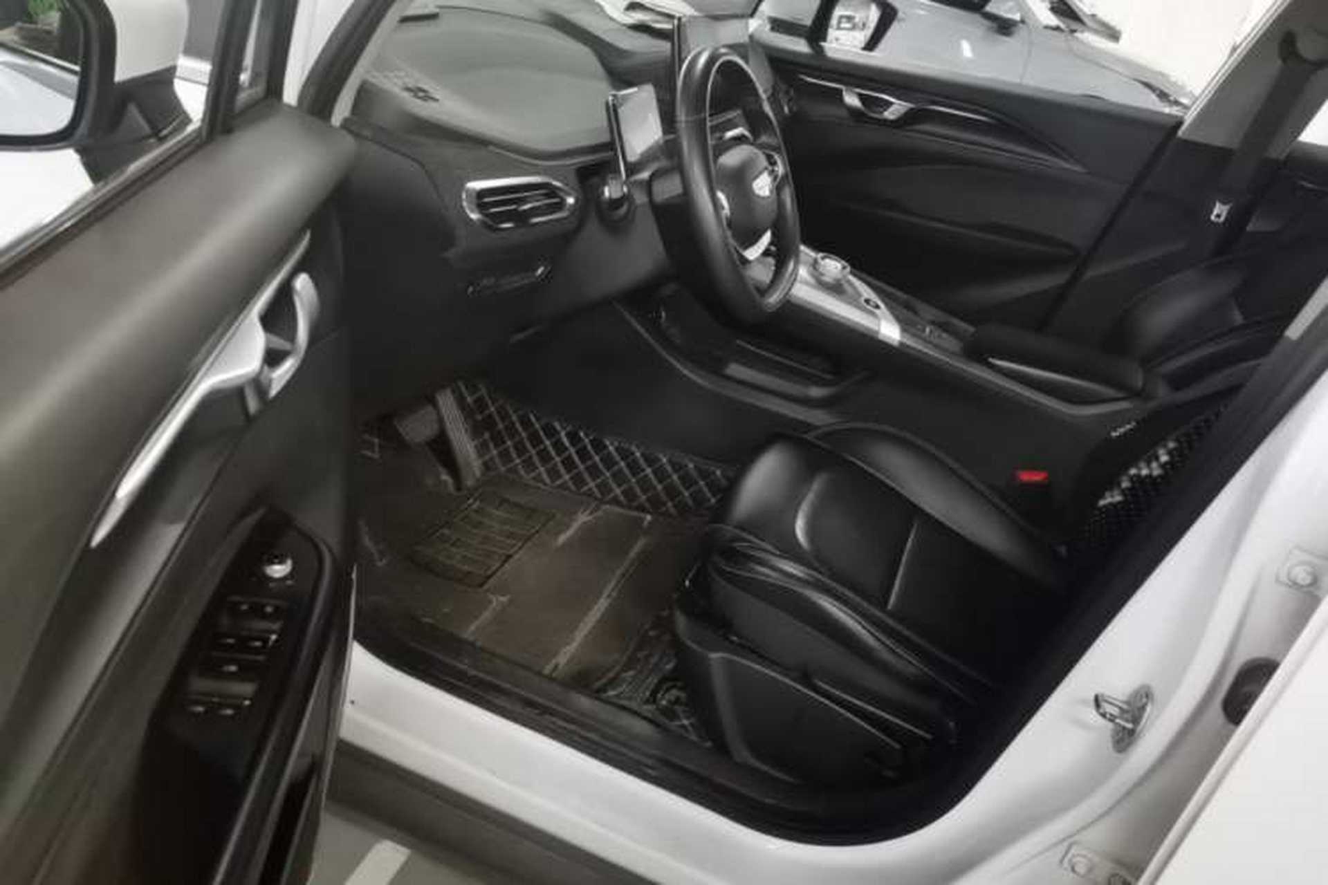 Used Geometry C 2022 400KM Commuter Version Left Front Seat