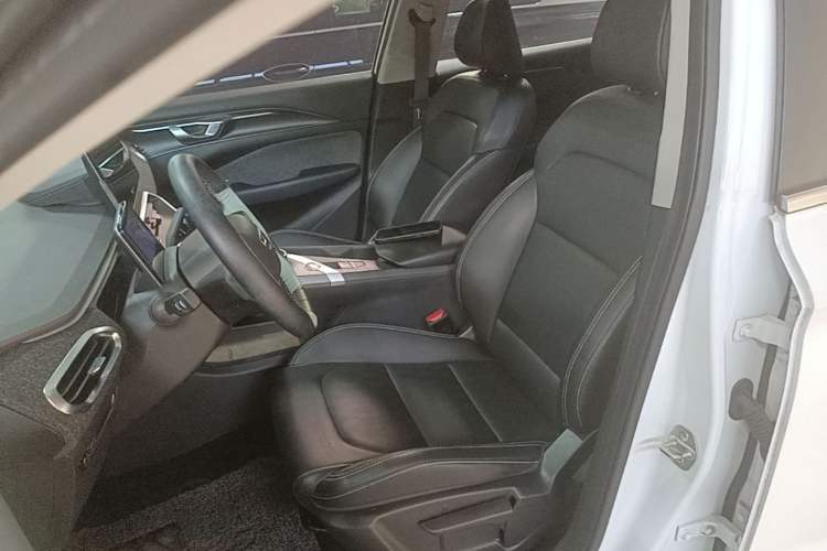 Used Geometry C 2022 400KM Commuter Version Left Front Seat