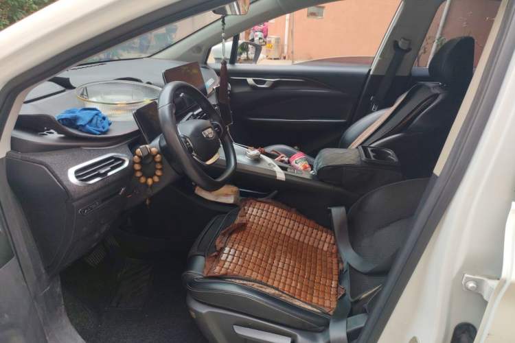 Used Geometry C 2022 Blueberry C400 Left Front Seat