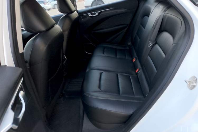 Used Geometry C 2022 400KM Commuter Version Left Rear Seat