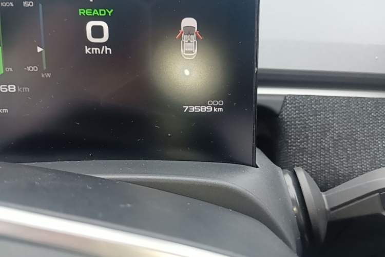 Used Geometry C 2022 400KM Commuter Version Odometer Close Up