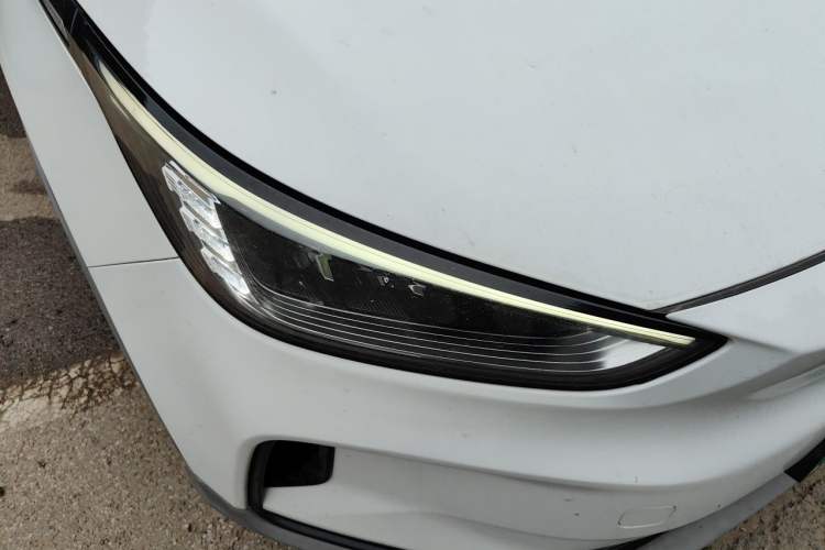 Used Geometry C 2022 Grape C550 Right Front Headlight