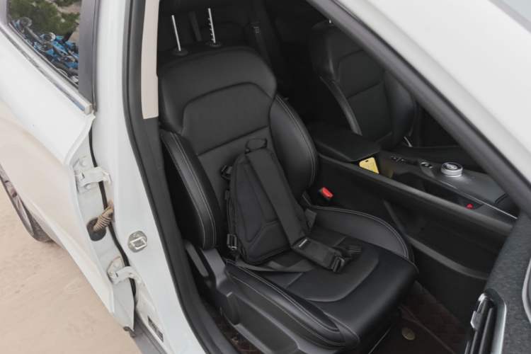 Used Geometry C 2022 Blueberry C400 Right Front Seat