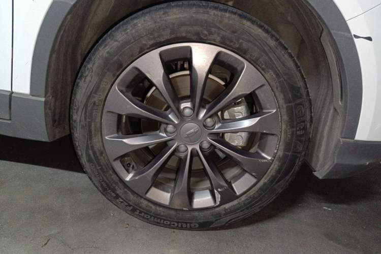Used Geometry C 2022 Blueberry C400 Right Front Wheel Hub