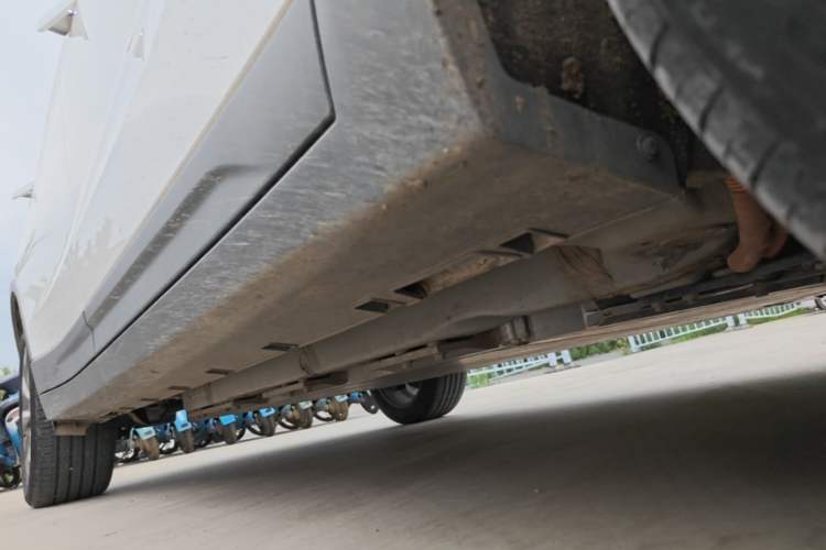 Used Geometry C 2022 Blueberry C400 Right Side Sill