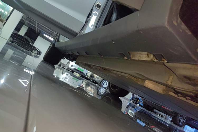 Used Geometry C 2022 400KM Blueberry Pro Right Side Sill