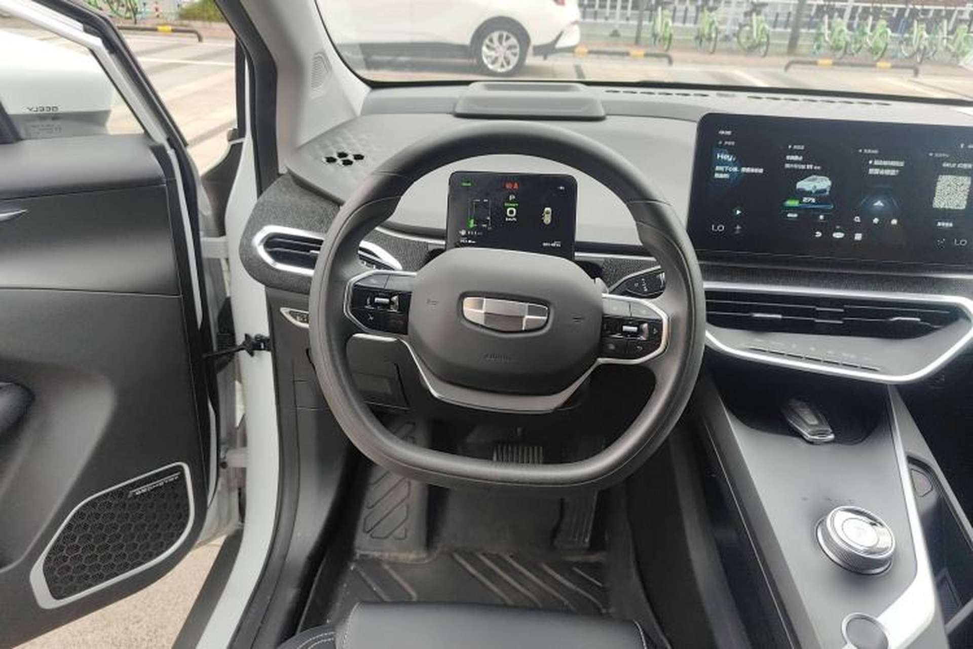 Used Geometry C 2022 400KM Commuter Version Steering Wheel