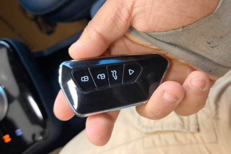 Used Geometry E 2022 320KM Cute Tiger 5-Seater Vehicle Key