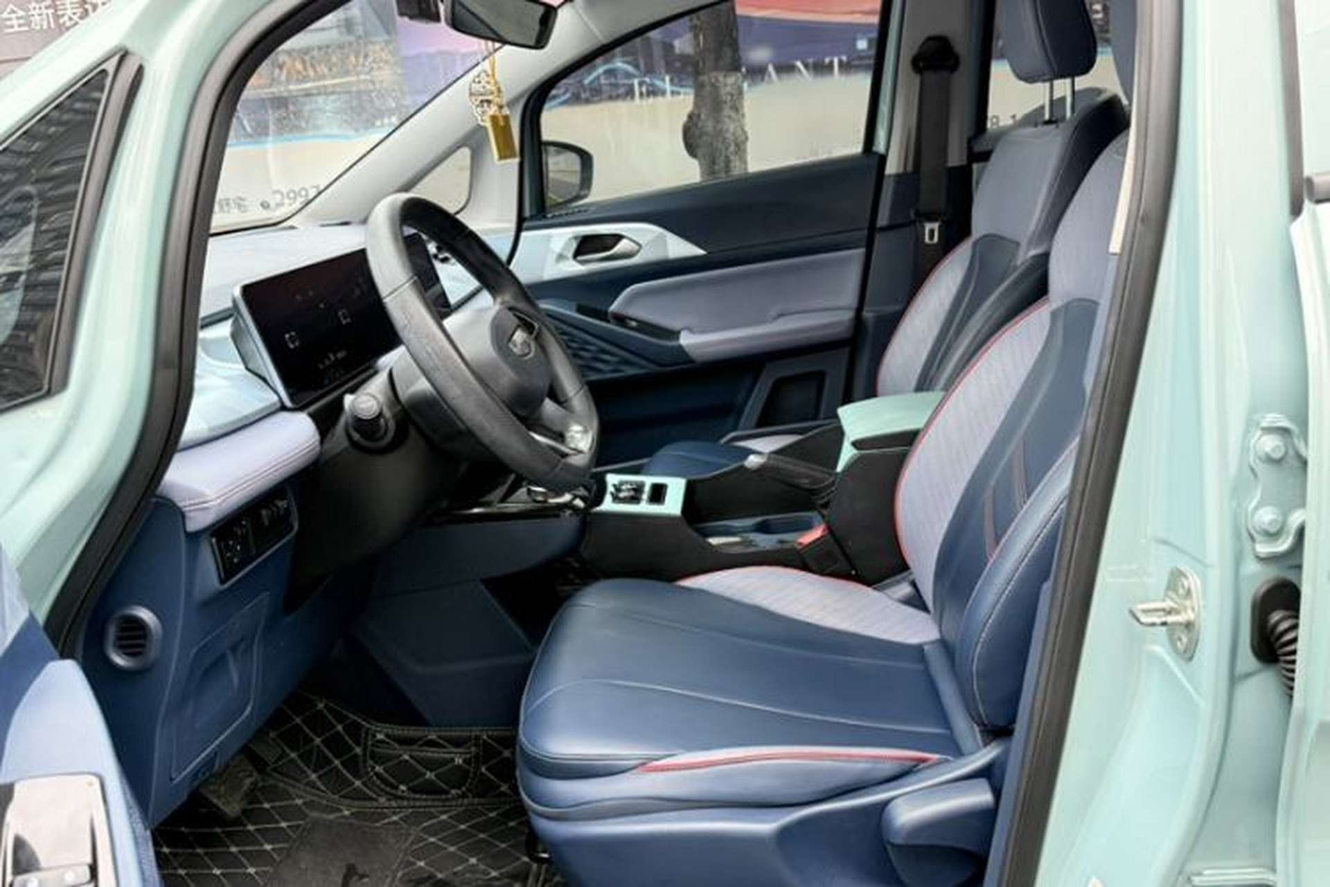 Used Geometry E 2022 320KM Cute Tiger 5-Seater Interior 2