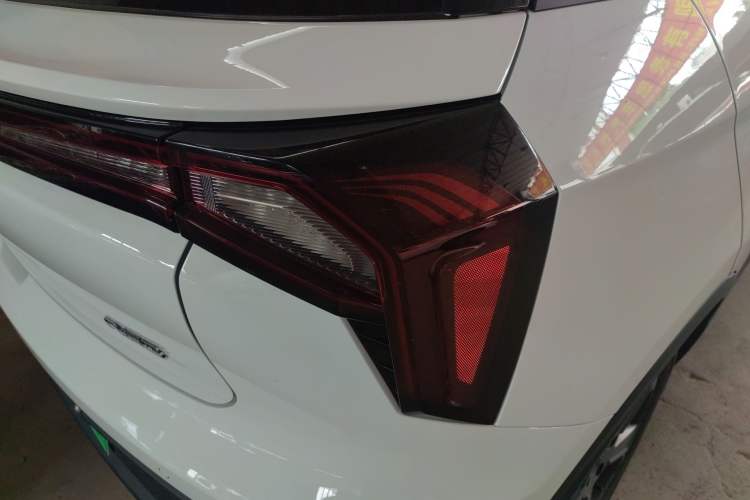 Used Geometry E 2022 401 km Linglong Tiger 4 Seats Right Rear Taillight