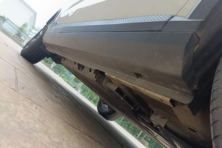 Used Geometry E 2022 320KM Cute Tiger 5-Seater Right Side Sill