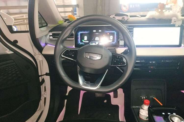 Used Geometry E 2022 401 km Linglong Tiger 4 Seats Steering Wheel