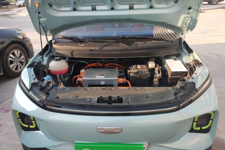 Used Geometry E Firefly 2022 401 km Linglong Tiger 4 Seats Engine Bay