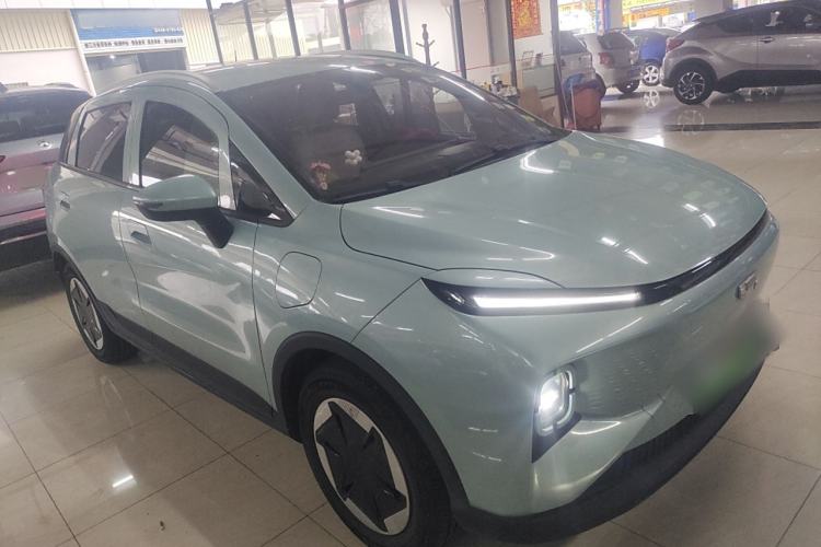 Used Geometry E Firefly 2024 301km Starlight Exterior 2