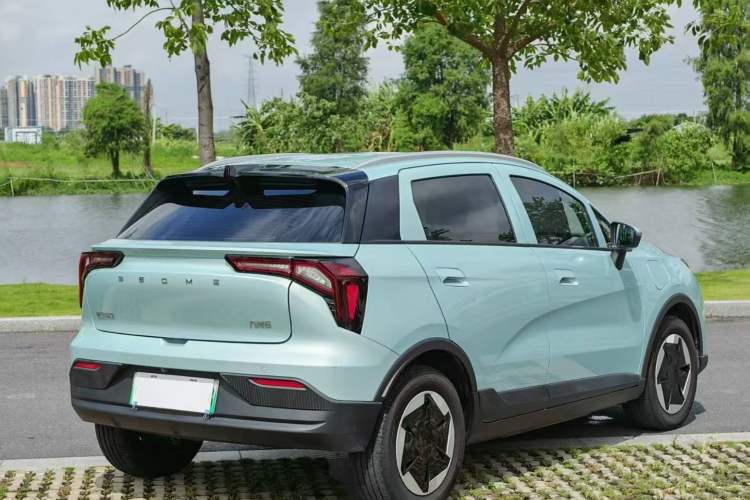 Used Geometry E Firefly 2024 301km Starlight Exterior 8