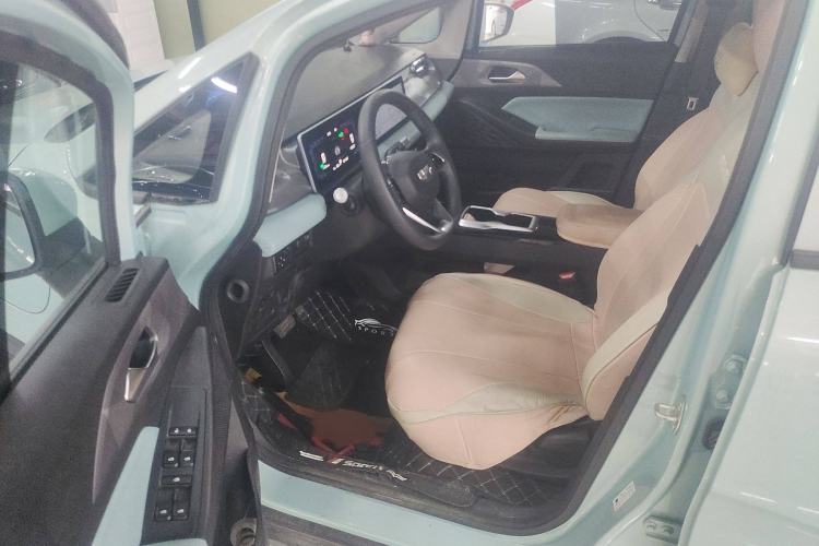 Used Geometry E Firefly 2024 301km Starlight Interior 3
