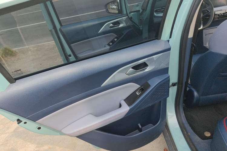 Used Geometry E Firefly 2022 401 km Linglong Tiger 5 Seats Interior 8