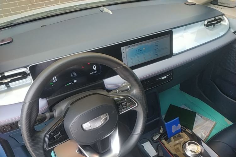 Used Geometry E Firefly 2022 401 km Linglong Tiger 4 Seats Center Console