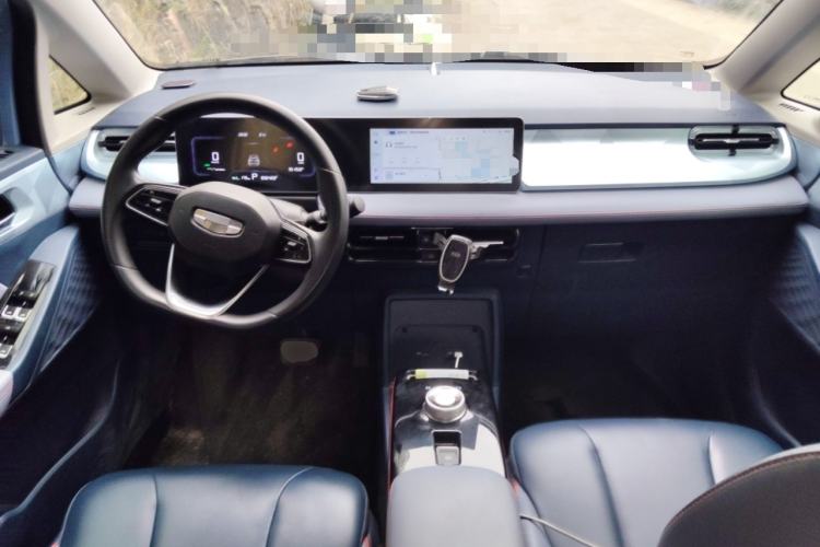 Used Geometry E Firefly 2022 401 km Linglong Tiger 4 Seats Center Console