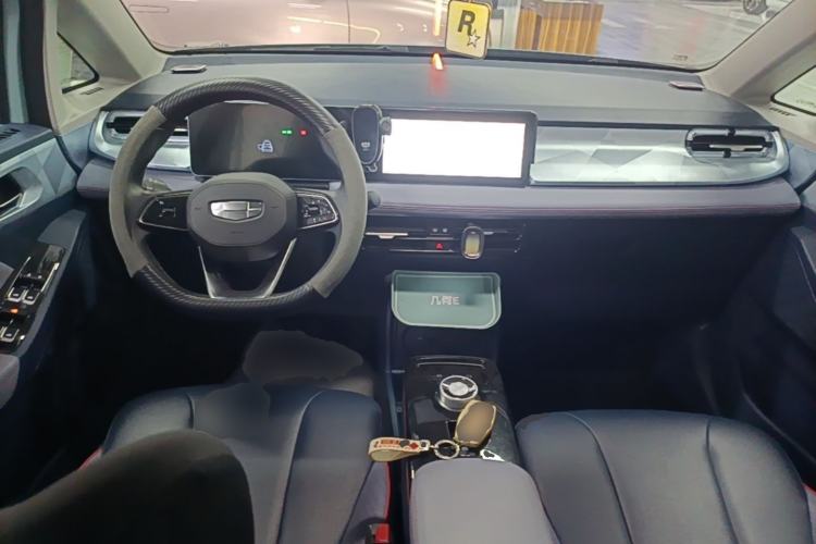 Used Geometry E Firefly 2022 401 km Linglong Tiger 4 Seats Center Console
