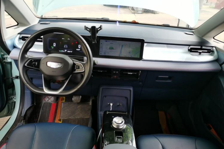 Used Geometry E Firefly 2022 401 km Linglong Tiger 4 Seats Center Console