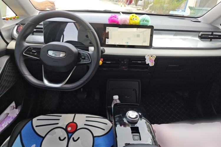 Used Geometry E Firefly 2022 401 km Linglong Tiger 4 Seats Center Console