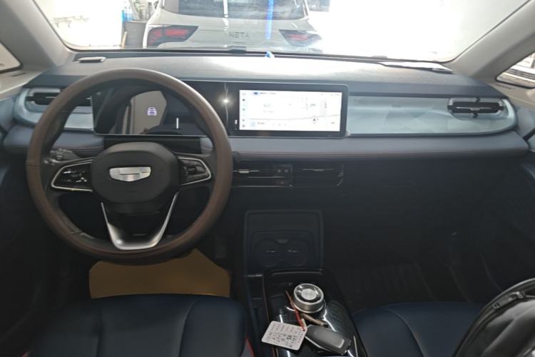 Used Geometry E Firefly 2022 401 km Linglong Tiger 4 Seats Center Console