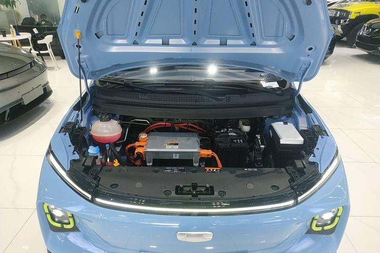 Used Geometry E Firefly 2022 401 km Linglong Tiger 4 Seats Engine Bay