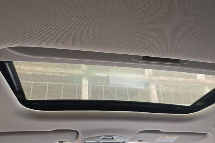 Used Geometry E Firefly 2022 401 km Linglong Tiger 4 Seats Headliner
