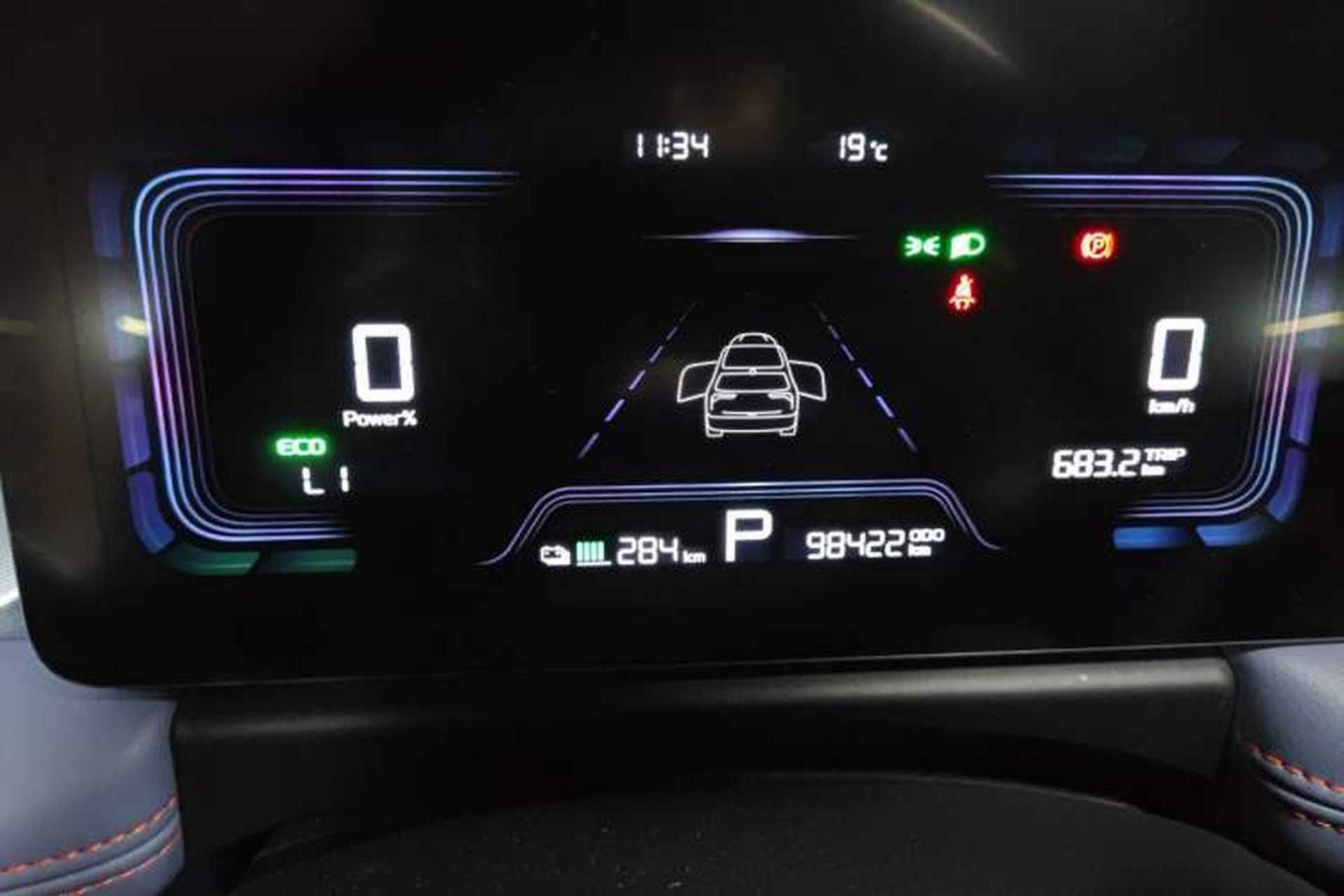 Used Geometry E Firefly 2022 401 km Linglong Tiger 5 Seats Instrument Cluster
