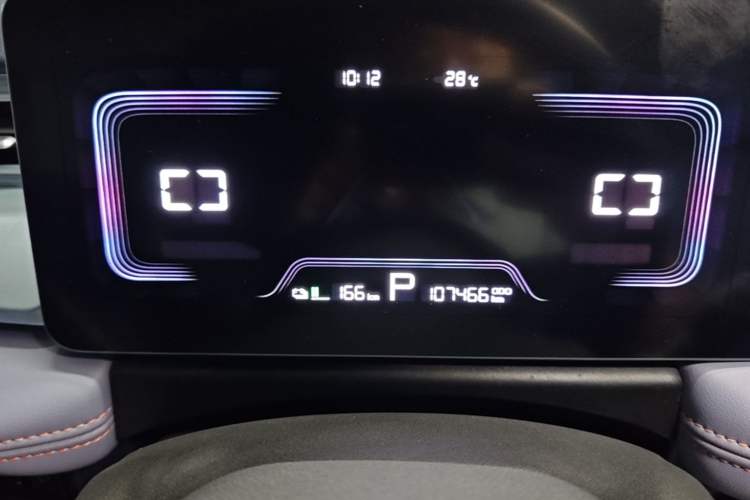 Used Geometry E Firefly 2022 401 km Linglong Tiger 5 Seats Instrument Cluster