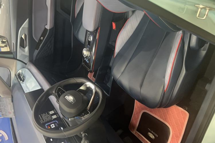 Used Geometry E Firefly 2022 401 km Linglong Tiger 4 Seats Interior 2