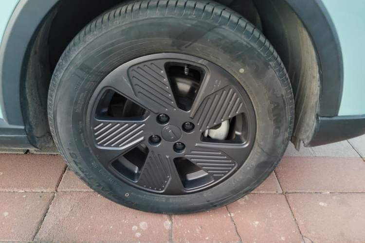 Used Geometry E Firefly 2022 401KM Lightning Tiger 5-Seater Right Front Wheel Hub