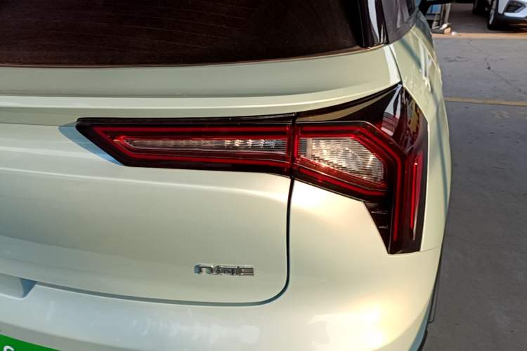 Used Geometry E Firefly 2022 401 km Linglong Tiger 4 Seats Right Rear Taillight