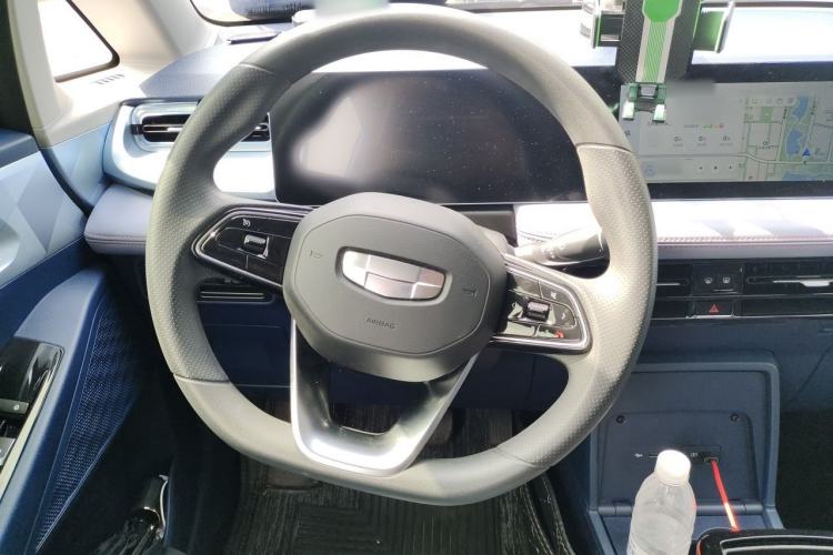 Used Geometry E Firefly 2022 401 km Linglong Tiger 5 Seats Steering Wheel