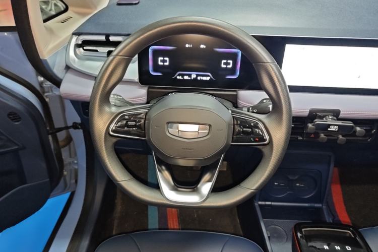 Used Geometry E Firefly 2022 401 km Linglong Tiger 5 Seats Steering Wheel