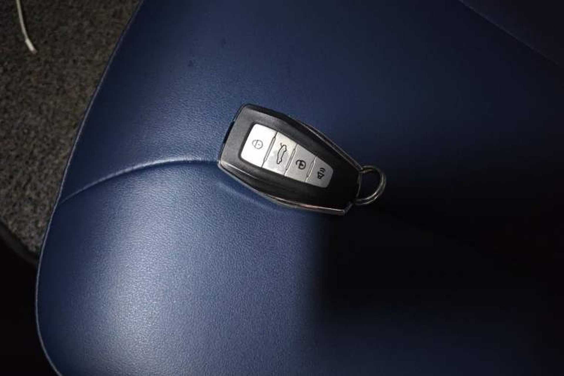 Used Geometry E Firefly 2022 401 km Linglong Tiger 5 Seats Vehicle Key