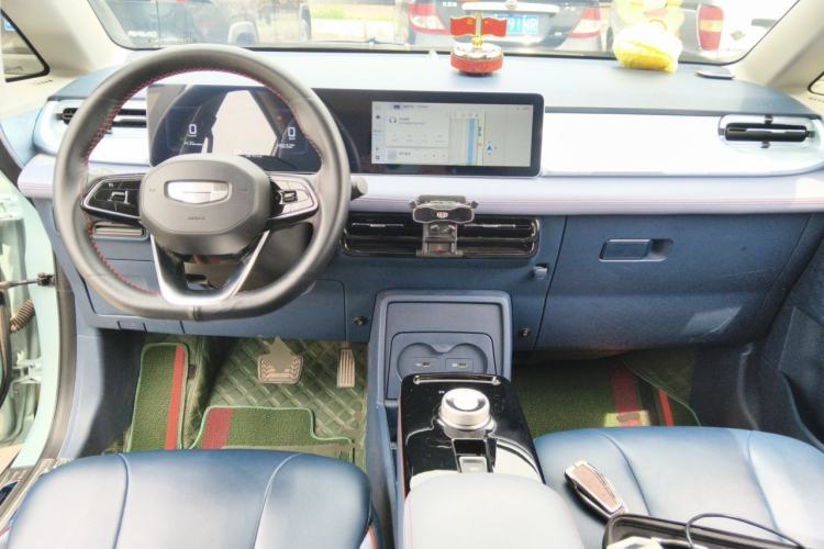 Used Geometry E Firefly 2022 401 km Linglong Tiger 4 Seats Center Console