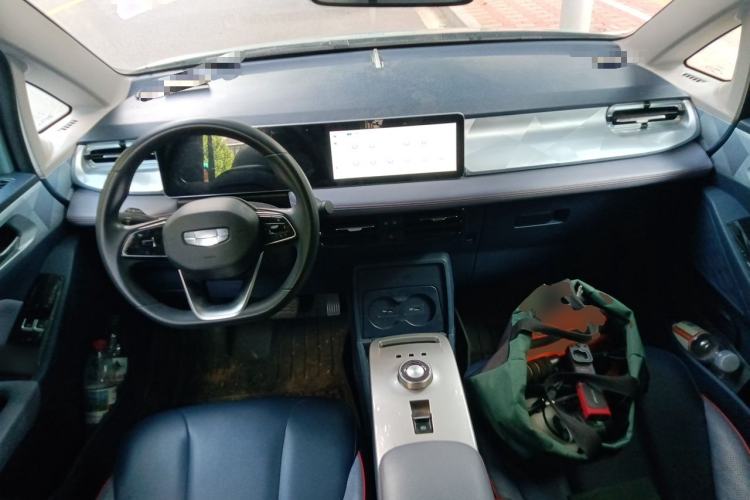 Used Geometry E Firefly 2022 401 km Linglong Tiger 4 Seats Center Console