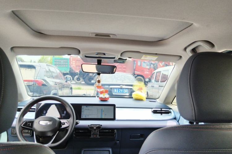 Used Geometry E Firefly 2022 401 km Linglong Tiger 4 Seats Headliner