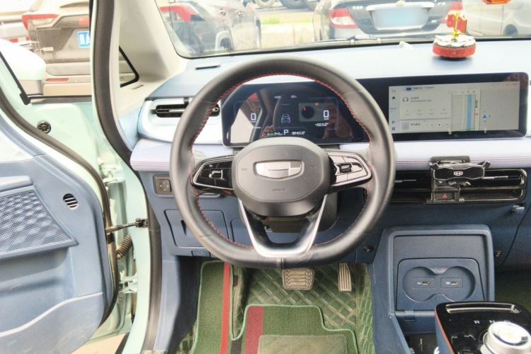 Used Geometry E Firefly 2022 401 km Linglong Tiger 4 Seats Steering Wheel