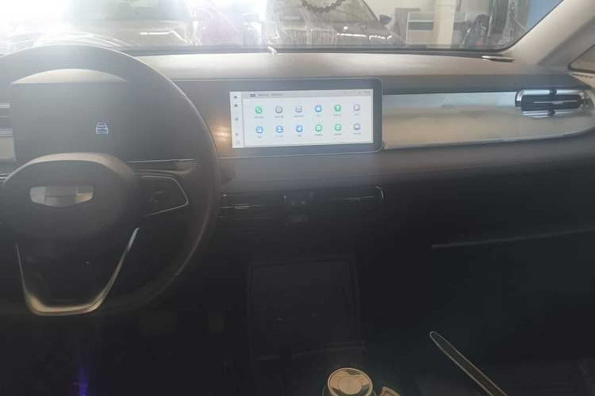 Used Geometry E Firefly 2022 401 km Linglong Tiger 5 Seats Audio And AC Panel