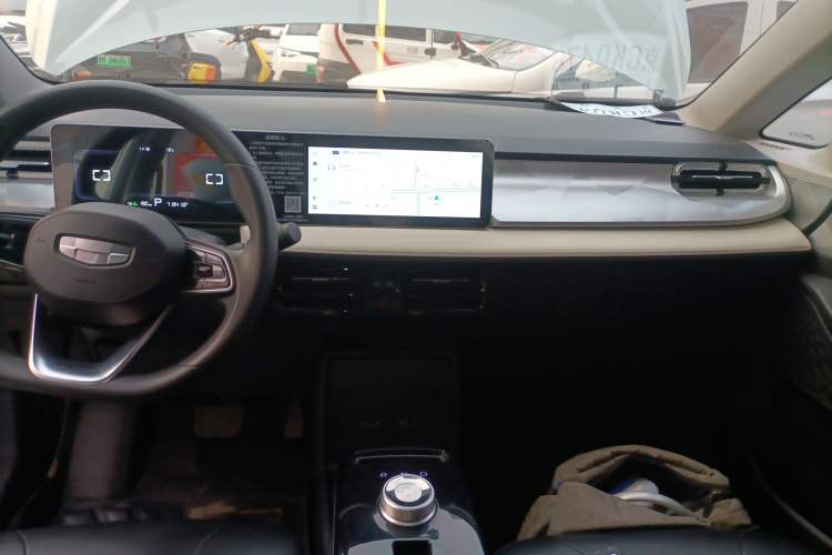 Used Geometry E Firefly 2022 401 km Linglong Tiger 4 Seats Audio And AC Panel
