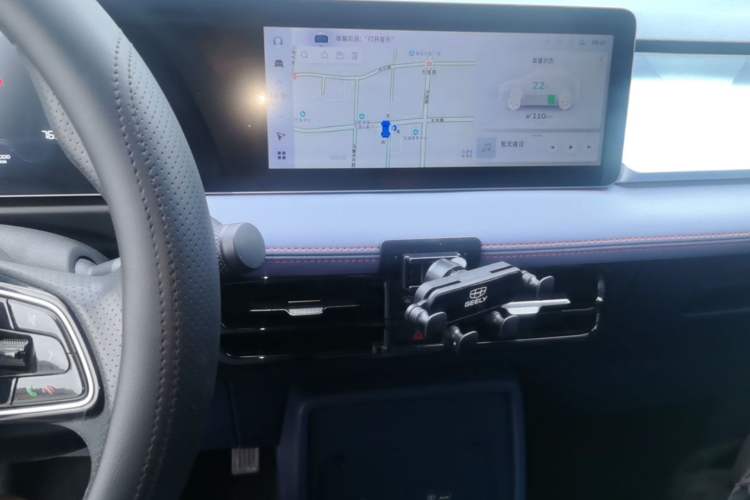 Used Geometry E Firefly 2022 401 km Linglong Tiger 4 Seats Audio And AC Panel