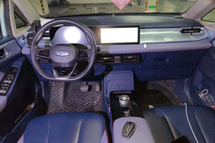 Used Geometry E Firefly 2022 401 km Linglong Tiger 4 Seats Center Console