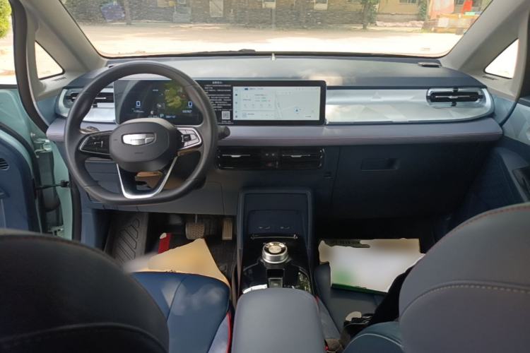 Used Geometry E Firefly 2022 401 km Linglong Tiger 5 Seats Center Console
