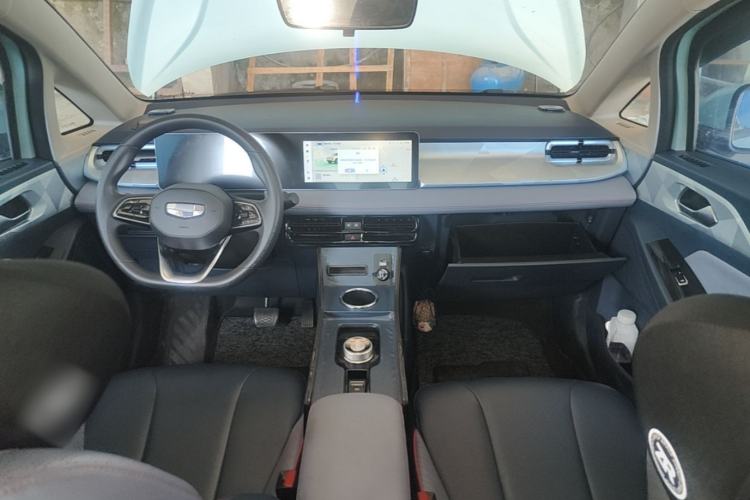 Used Geometry E Firefly 2022 401 km Linglong Tiger 4 Seats Center Console