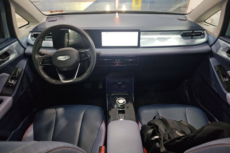 Used Geometry E Firefly 2022 401 km Linglong Tiger 4 Seats Center Console