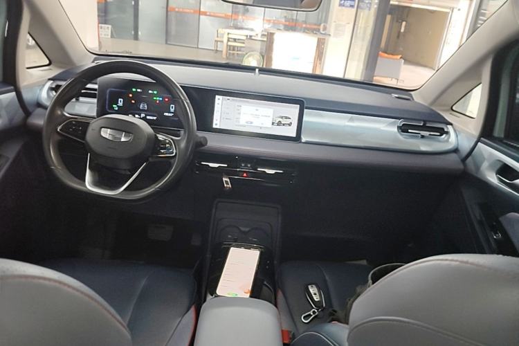 Used Geometry E Firefly 2022 401 km Linglong Tiger 4 Seats Center Console